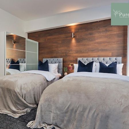 Superb House Manchester Near Etihad With Free Parking Sleeps 8 Bagian luar foto