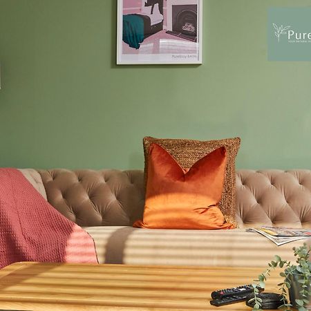 Superb House Manchester Near Etihad With Free Parking Sleeps 8 Bagian luar foto
