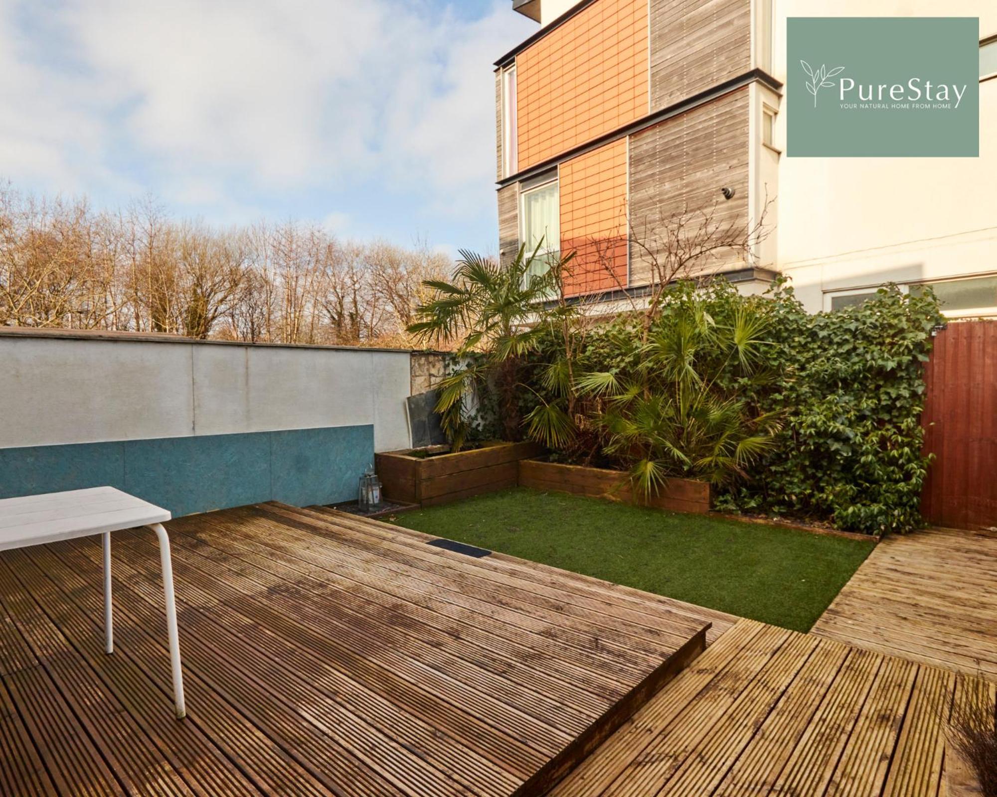 Superb House Manchester Near Etihad With Free Parking Sleeps 8 Bagian luar foto
