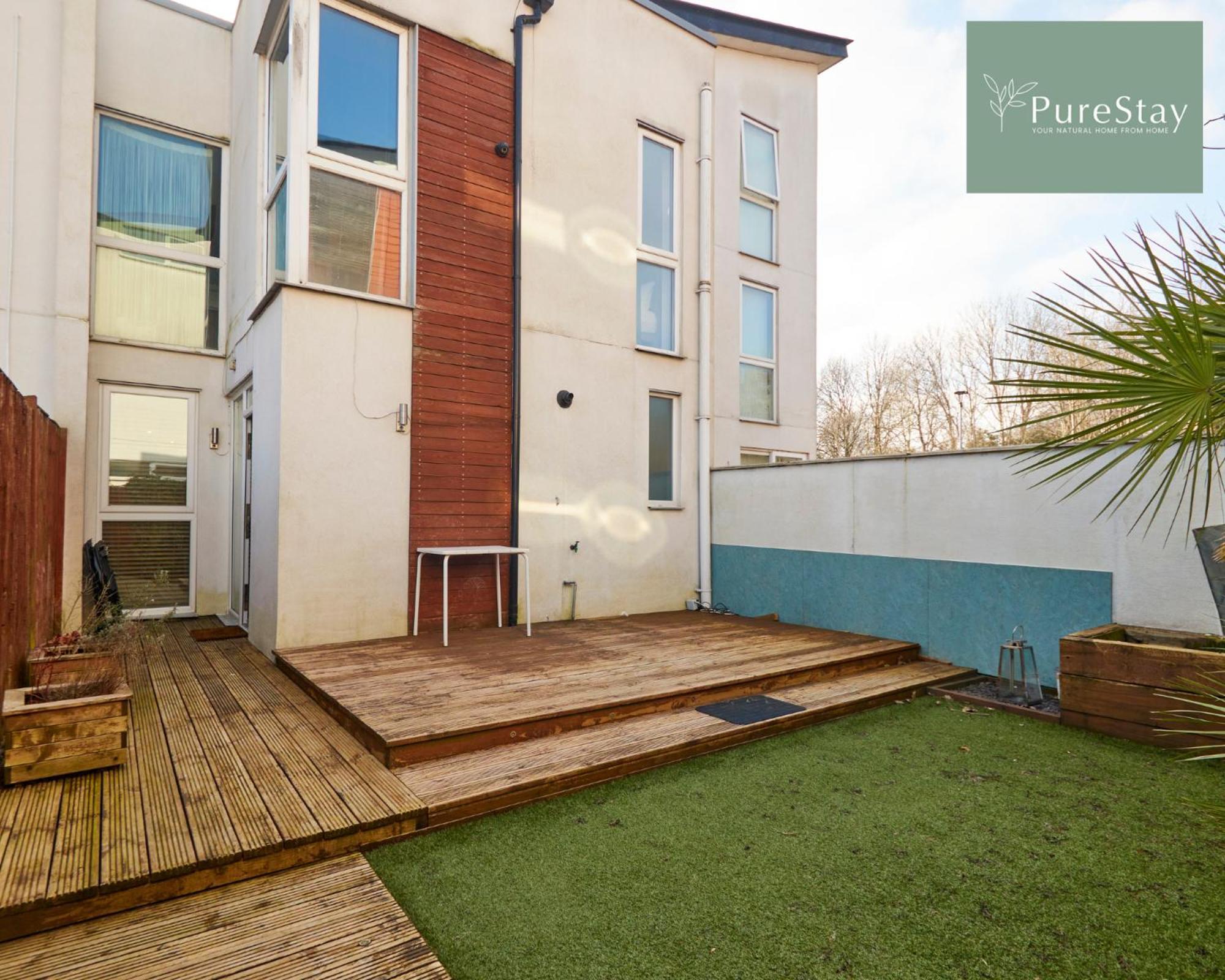 Superb House Manchester Near Etihad With Free Parking Sleeps 8 Bagian luar foto