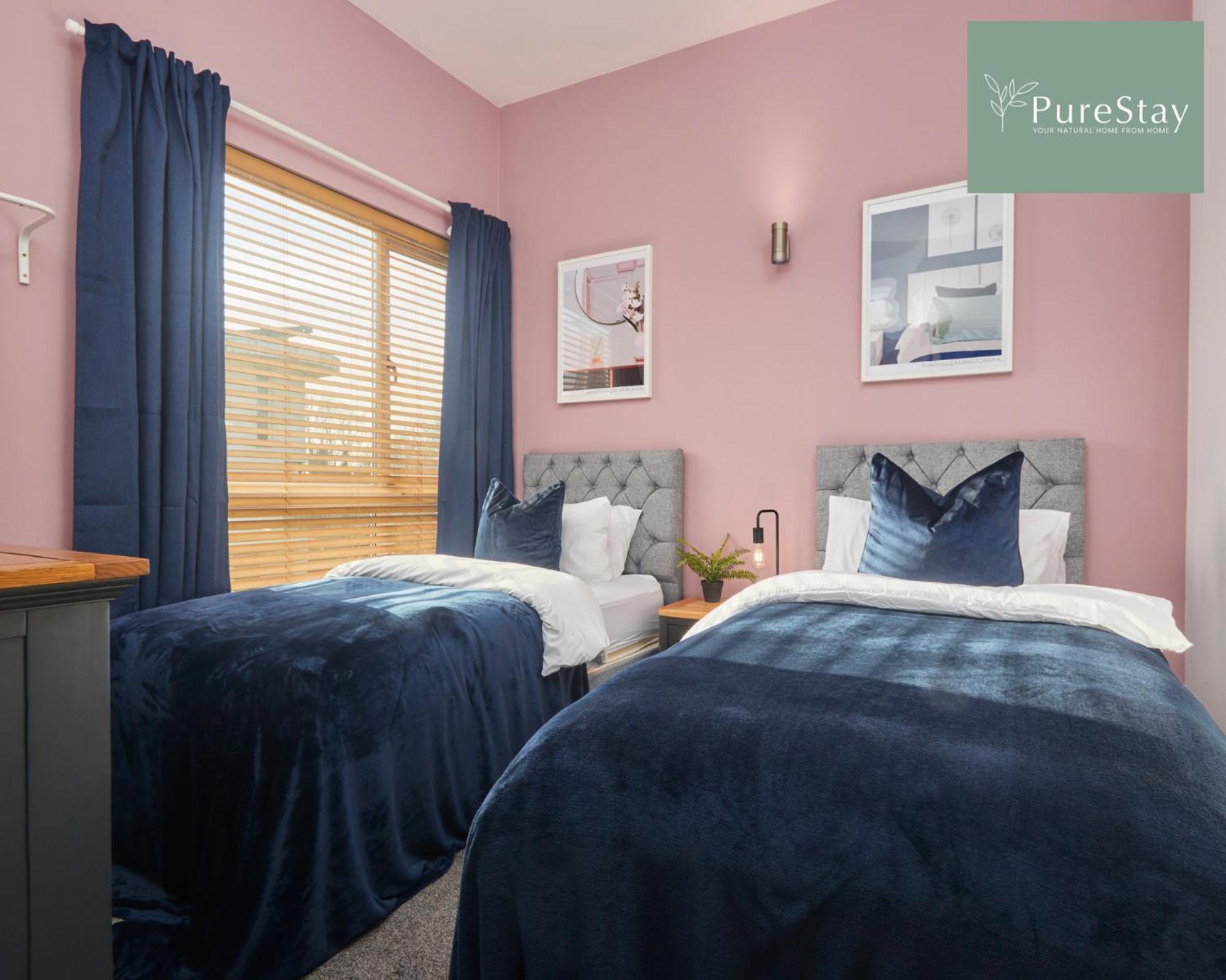 Superb House Manchester Near Etihad With Free Parking Sleeps 8 Bagian luar foto