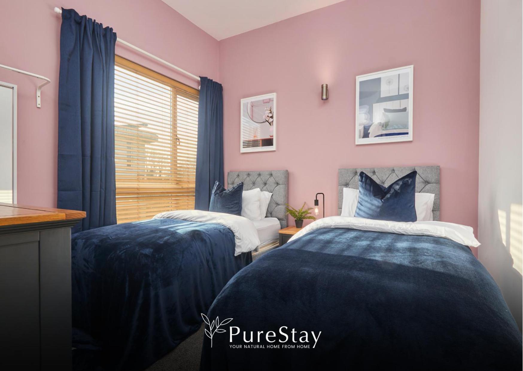 Superb House Manchester Near Etihad With Free Parking Sleeps 8 Bagian luar foto
